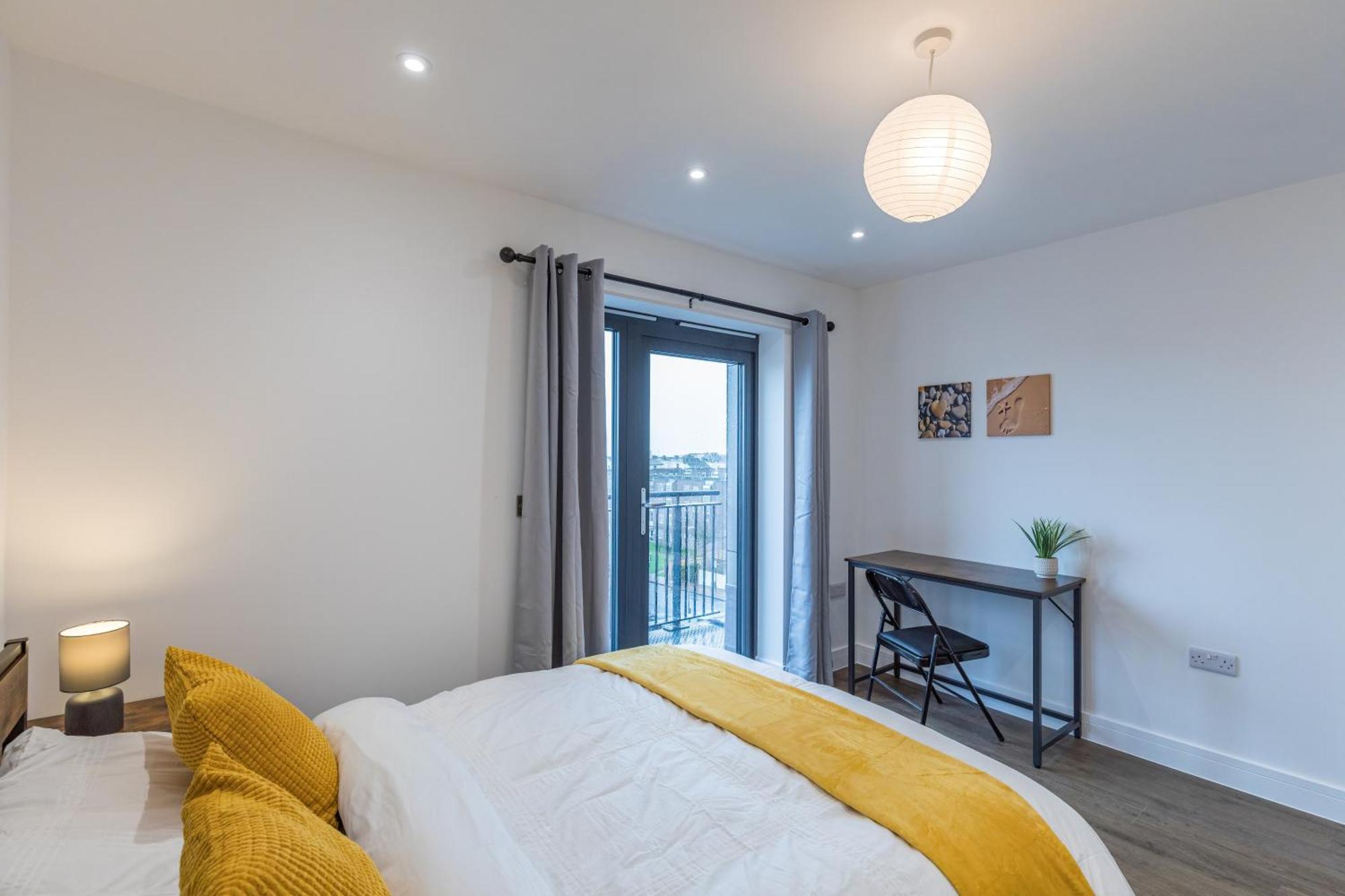 Central 2 Bed 2 Bath Apartment Near Brighton College, Beach, Hospital - Long Stay Offers Εξωτερικό φωτογραφία