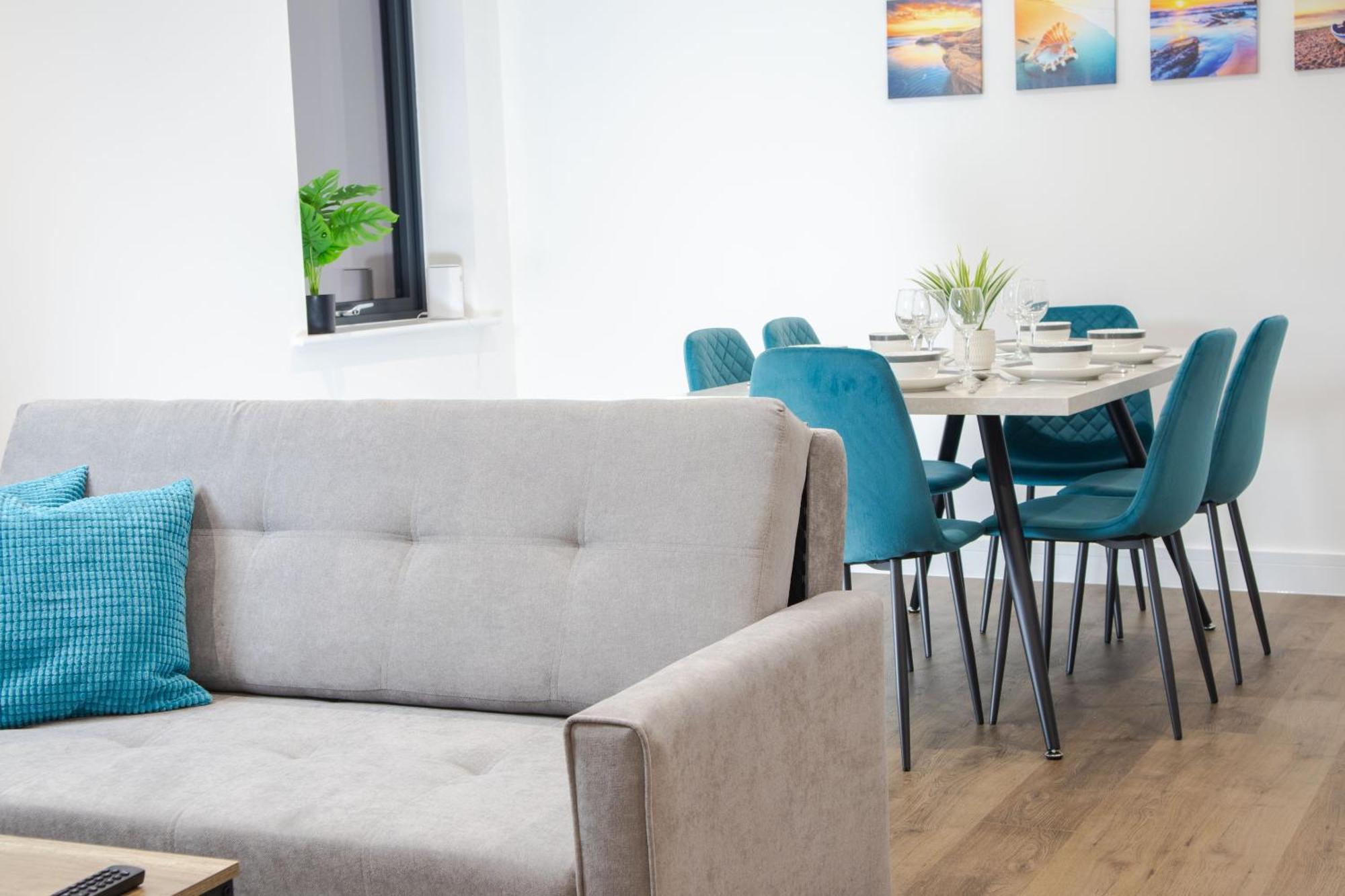 Central 2 Bed 2 Bath Apartment Near Brighton College, Beach, Hospital - Long Stay Offers Εξωτερικό φωτογραφία