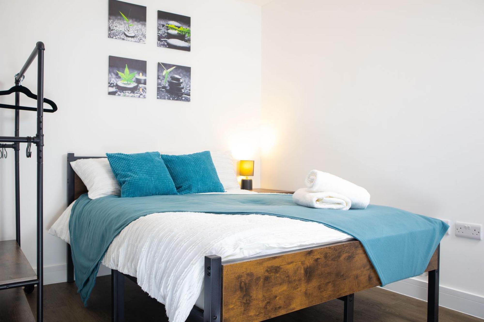 Central 2 Bed 2 Bath Apartment Near Brighton College, Beach, Hospital - Long Stay Offers Εξωτερικό φωτογραφία