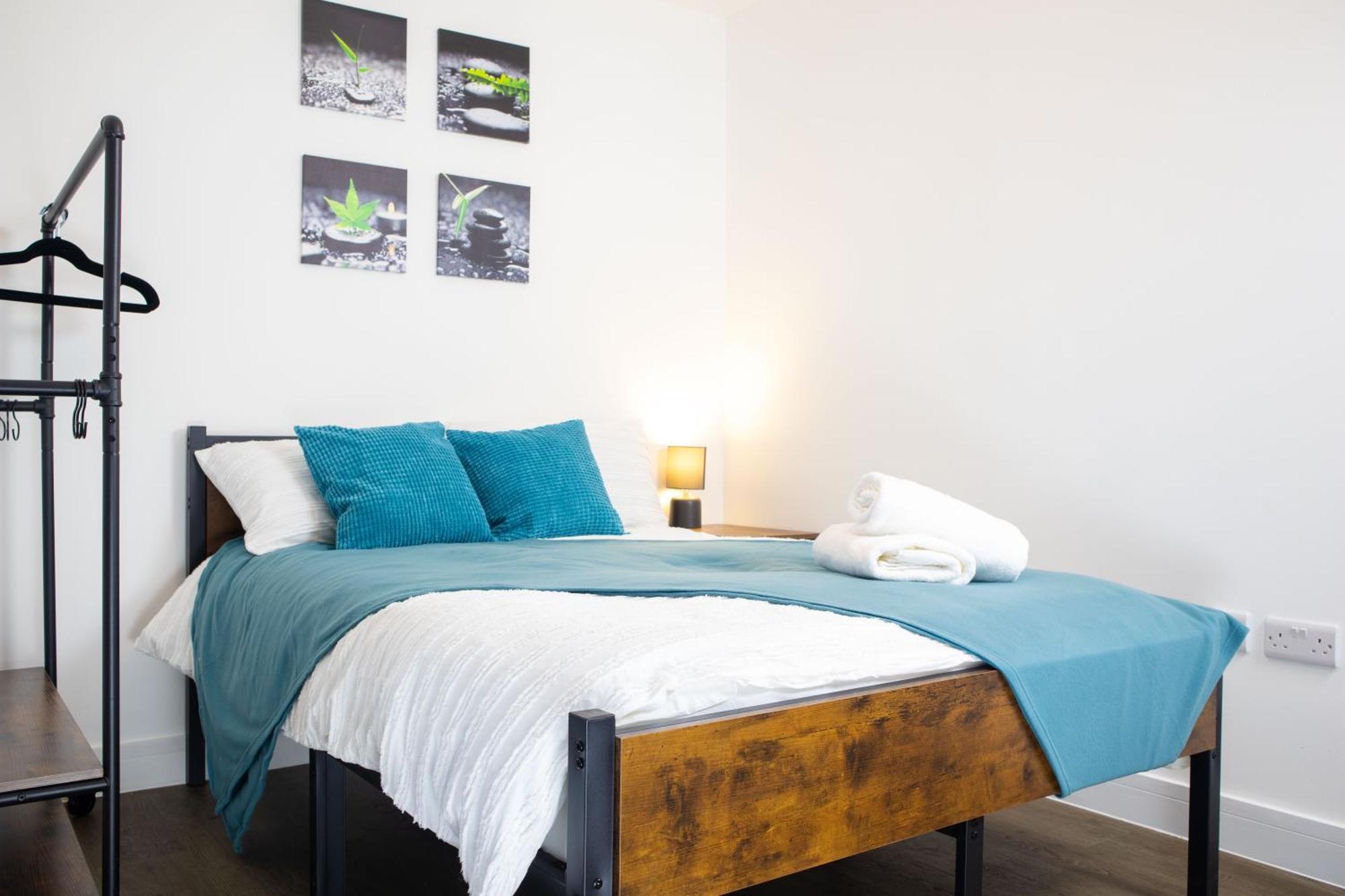 Central 2 Bed 2 Bath Apartment Near Brighton College, Beach, Hospital - Long Stay Offers Εξωτερικό φωτογραφία