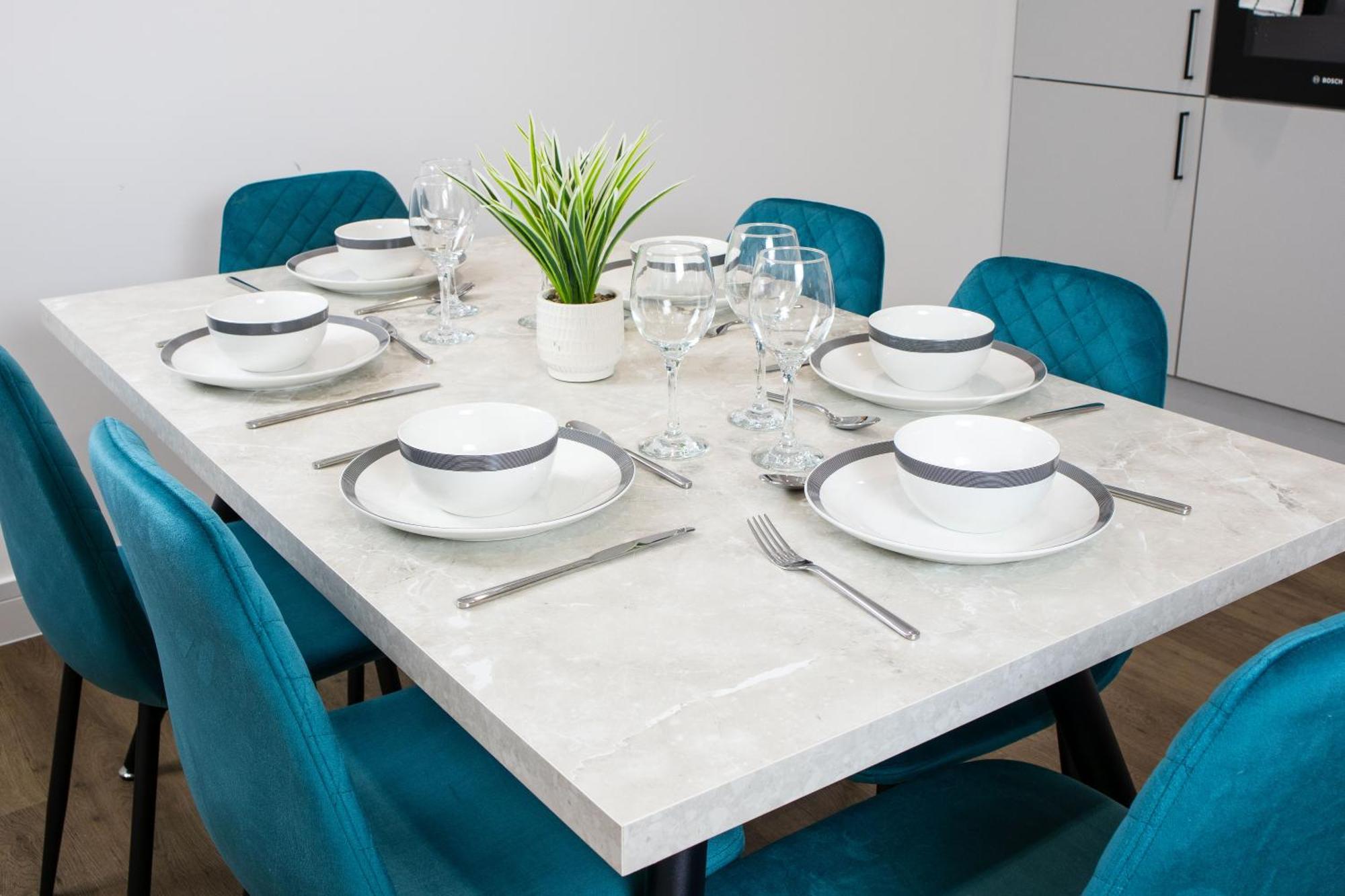 Central 2 Bed 2 Bath Apartment Near Brighton College, Beach, Hospital - Long Stay Offers Εξωτερικό φωτογραφία